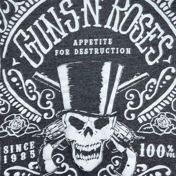 Guns and Roses T-shirt small like new • GNR​ - Picture 2 of 3